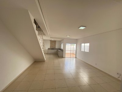 Imóvel Residencial - Sobrado - Jd dos Ypes