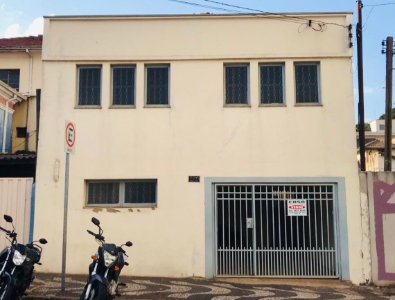 Casa no CENTRO da cidade