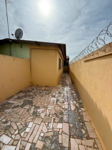 Imóvel Residencial - FUNDOS - Narciso Gomes